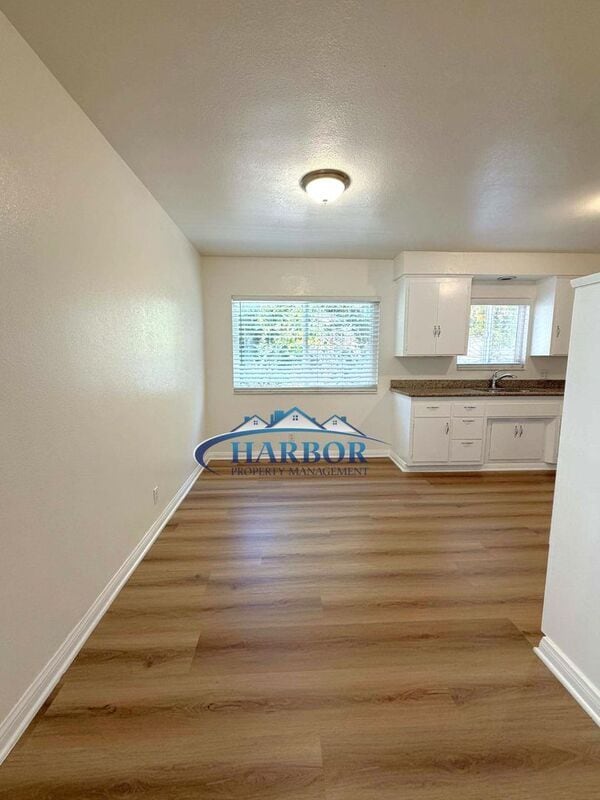 Photo - 943 W 13th St