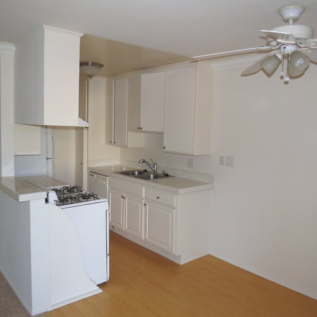 Photo - 1560 S Centinela Ave