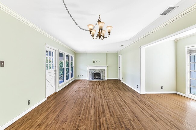 Building Photo - 6749 E Stearns St