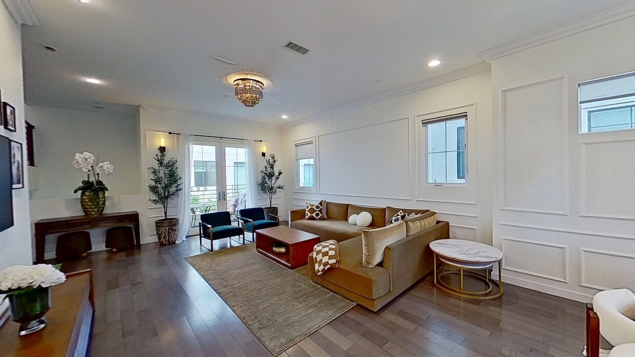 3D Tour - 5932 W Luna Park House