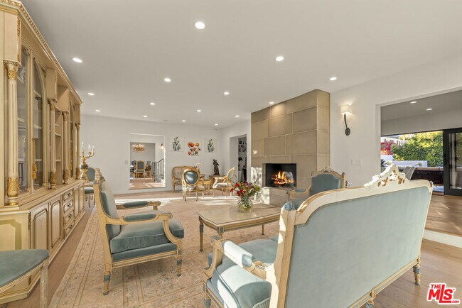 Photo - 520 N Bedford Dr