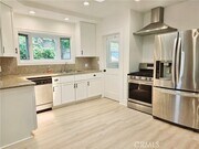 Photo - 910 Victoria Ave Townhome