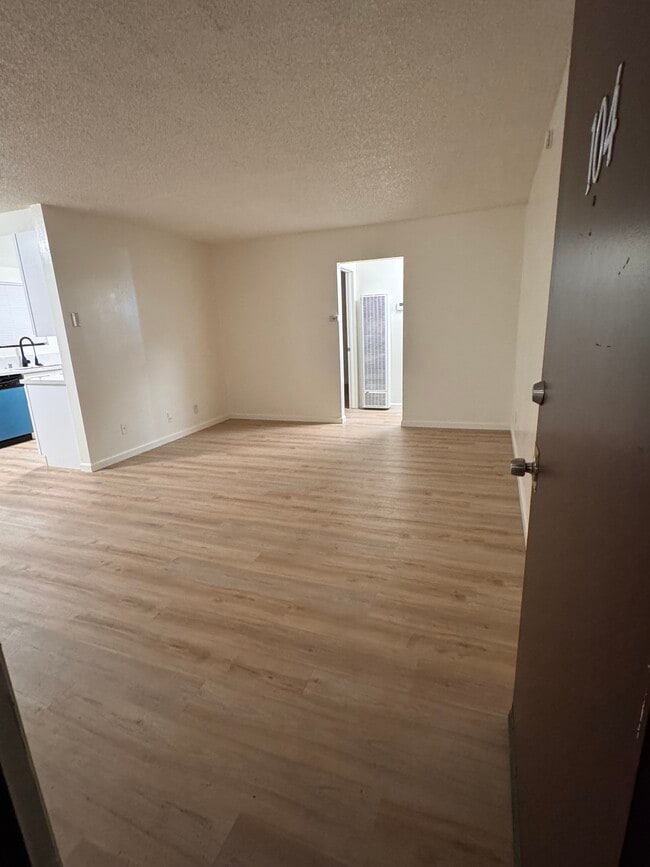 Building Photo - 5075 Atlantic Ave Unit 104