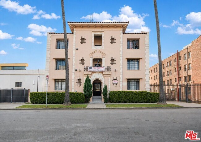 Building Photo - 259 S Harvard Blvd Unit 200