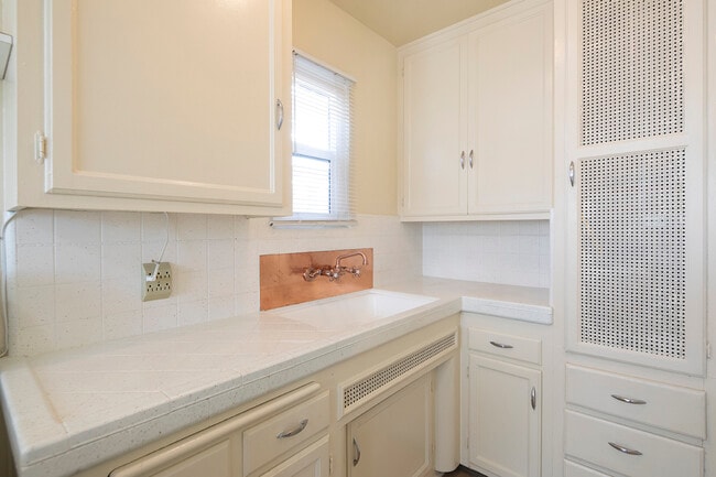 Photo - Palms Apartments