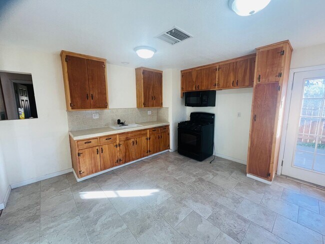 Photo - 2 Bedroom 1 Bathroom Home!