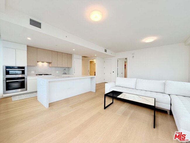 Photo - 877 Francisco St Unit 3111