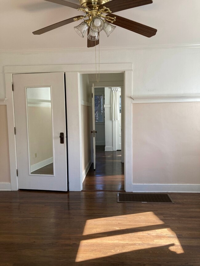 Building Photo - 422 El Centro St Unit 1/2