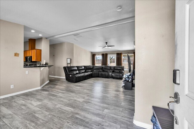 Photo - 29 Palms home in great neighborhood!