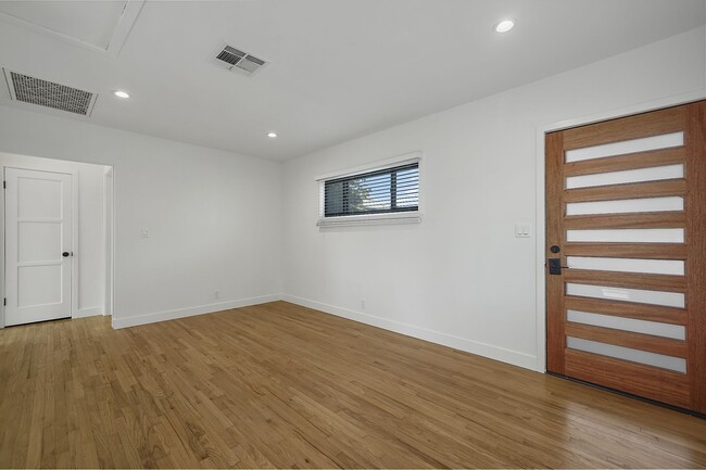 Photo - 654 Ozone St, Santa Monica, CA 90405