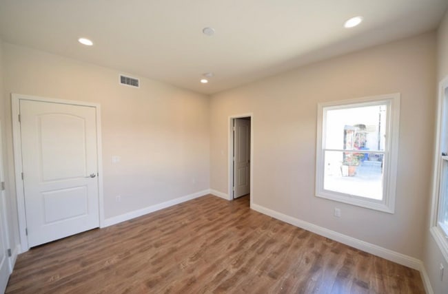 Photo - 6261 W Olympic Blvd Unit Apt 4