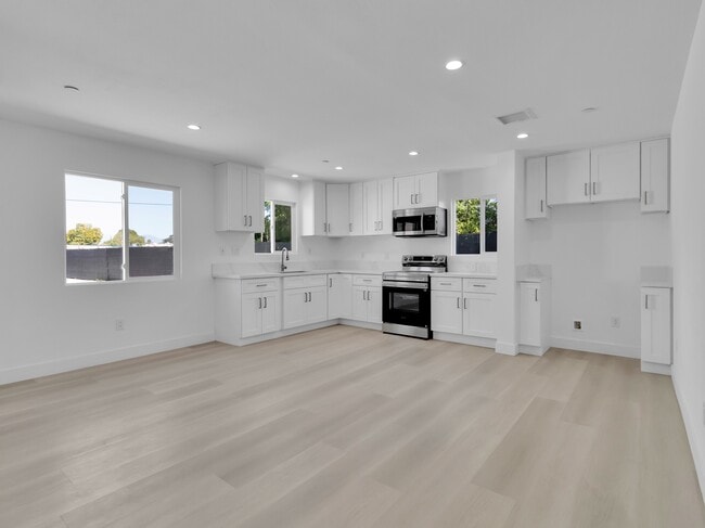 Photo - 6818 Florence Pl Unit A