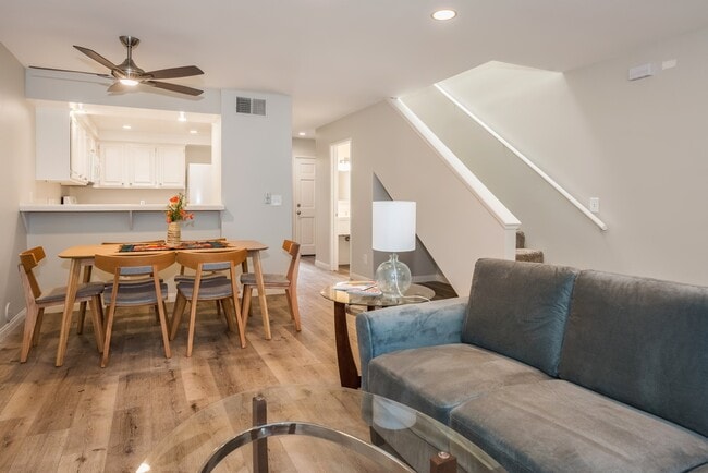 Photo - Spacious Downtown 2 bed/ 2.5 bath Condo - 2 blocks from Cottage!