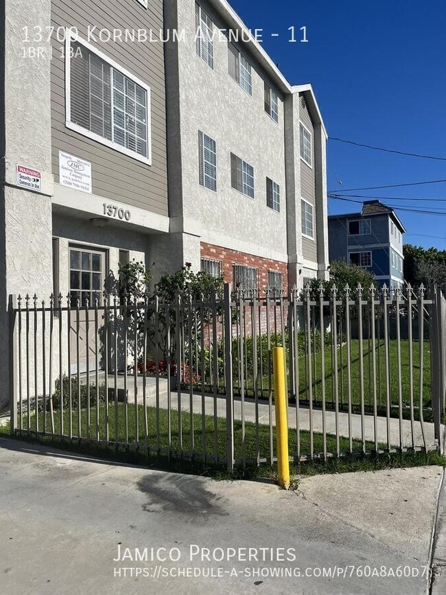 Building Photo - 13700 Kornblum Ave. Unit 11
