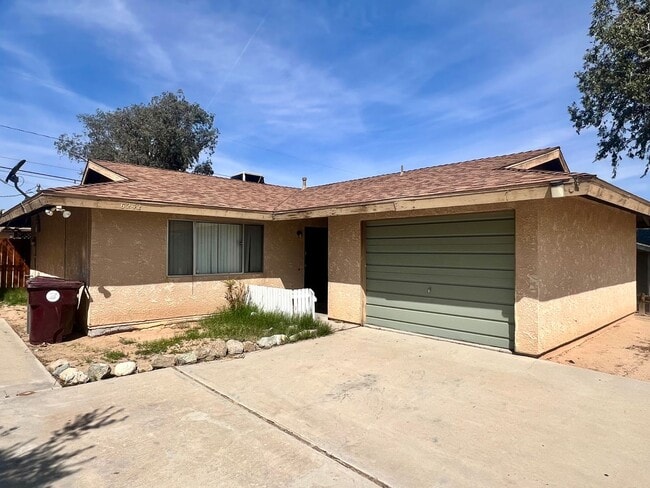 Building Photo - 2 Bedroom 1 Bath - Chocolate Drop Area
