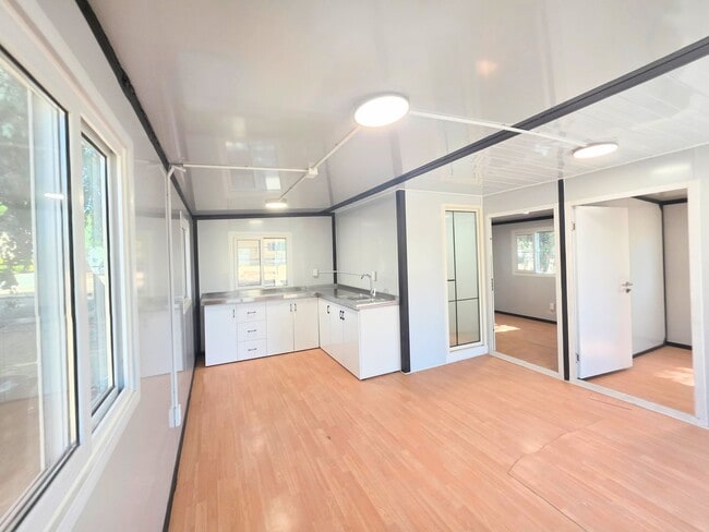 Building Photo - 39805 E Newport Rd Unit C