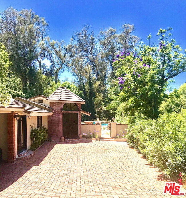 Photo - 12751 Mulholland Dr House
