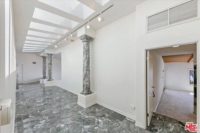 Photo - 18244 Coastline Dr