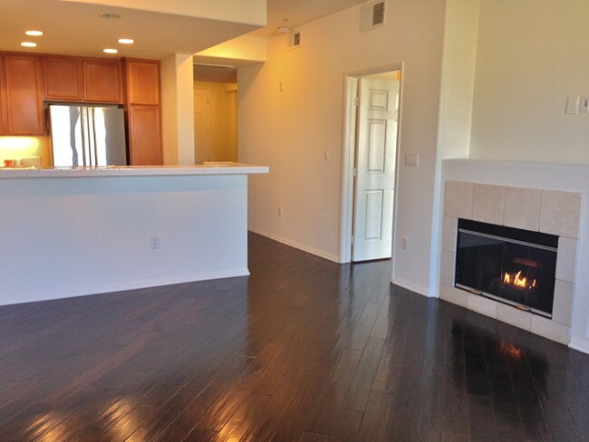 Photo - GORGEOUS TOP FLR CONDO BY CENTRAL PARK w/LAUNDRY+PATIO+2 CAR Parking