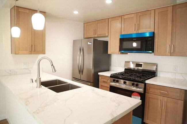 Building Photo - Vista Luxury Investments, LLC