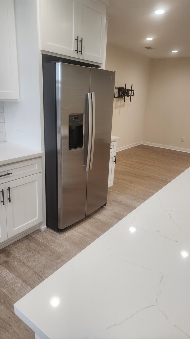 Photo - 6069 Comey Ave Unit 6069