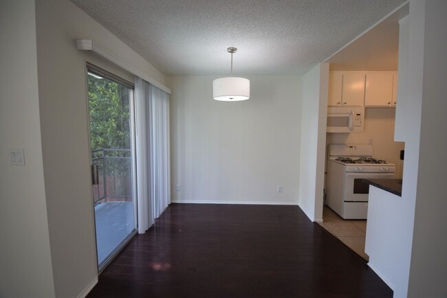 Photo - 15049 Burbank Blvd Unit 108
