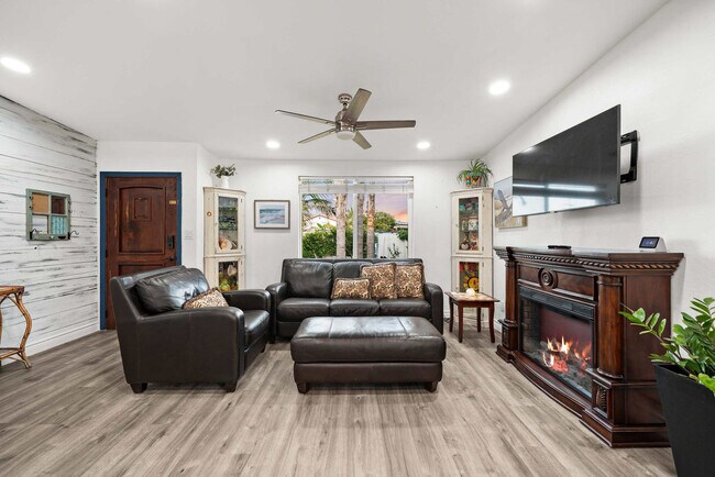 Photo - 1601 Kraft St Unit ID1302386P