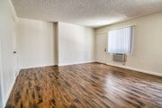 Photo - 14653-14655 Calvert St Apartments