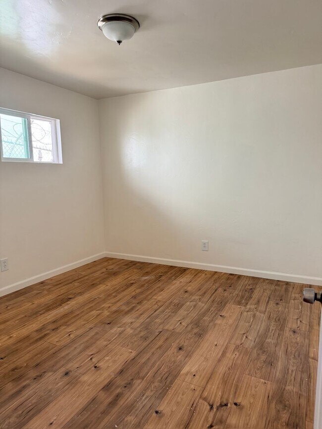 Photo - McIntosh St Unit 549 McIntosh  D
