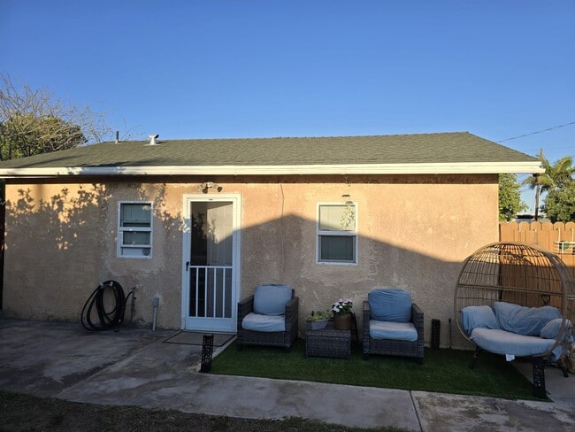 Front - 4758 Walnut Ave House
