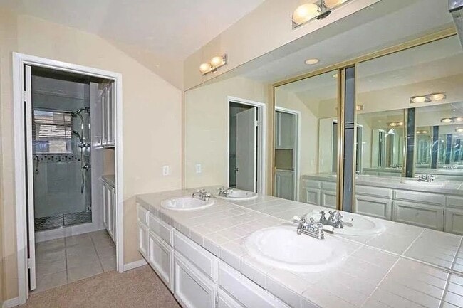 Photo - Spacious 2 Bedroom 2-1/2 Bathroom Townhome with 2-car garage in La Jolla near UCSD