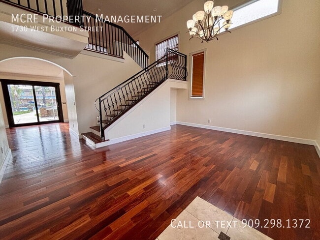 Photo - 1730 W Buxton St