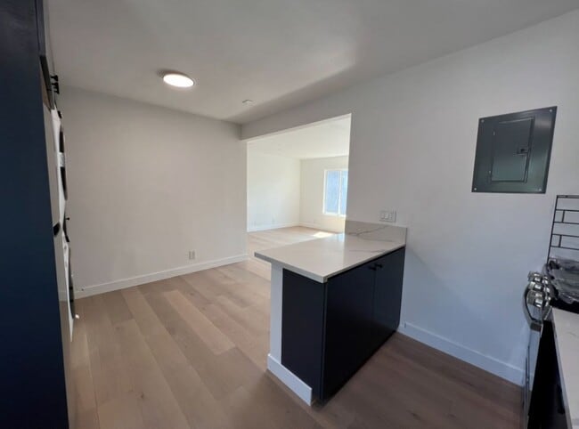 Photo - 2714 Queen St Unit 4