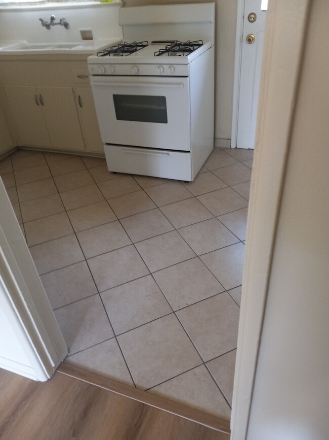Photo - 1005 N Ave 56 Unit 1005