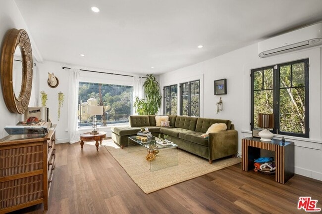 Photo - 2108 Tavern Trail