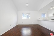 Photo - 1753 N Kenmore Ave