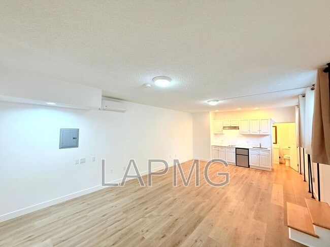 Photo - 804 A Princeton St