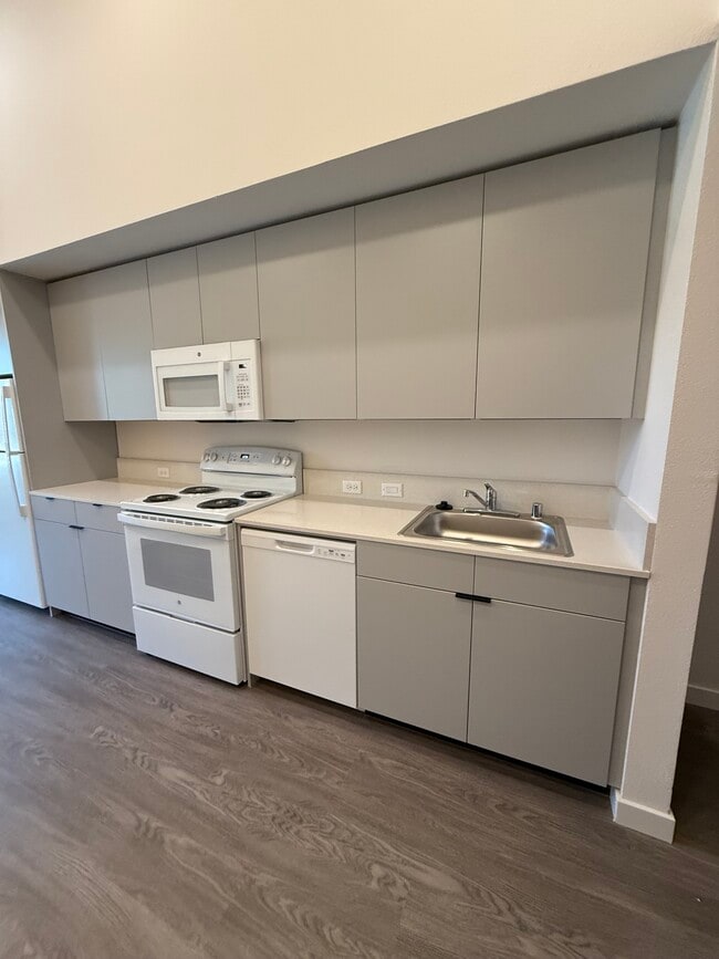 Photo - Naranja Apartments