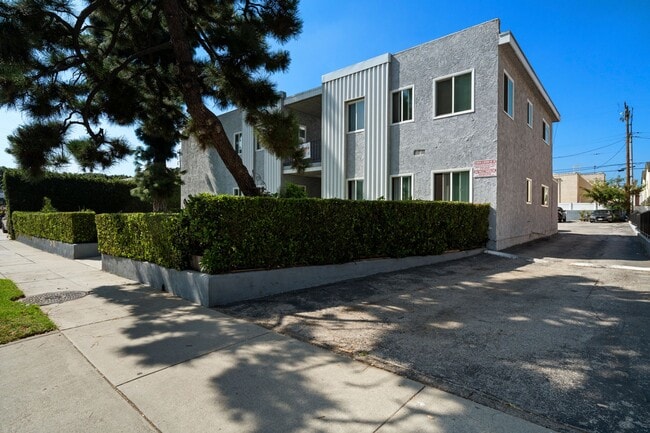 Photo - 317 Western Avenue