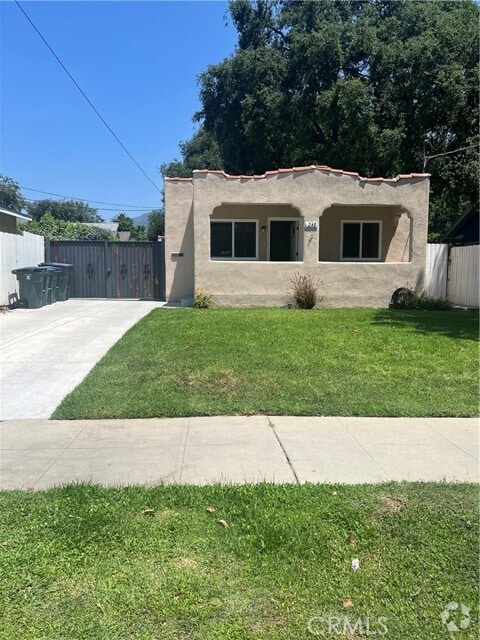 Building Photo - 239 E Montana St Rental