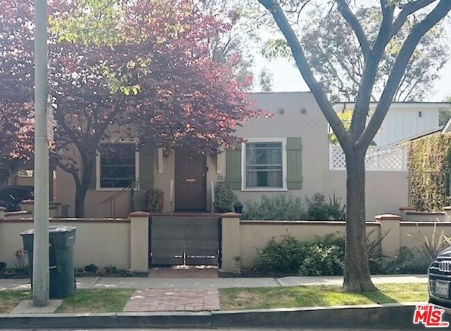 Photo - 843 Huntley Dr House