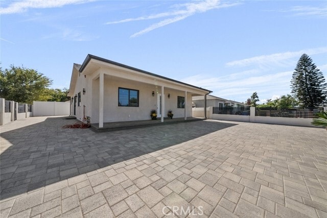 Photo - 11200 Saticoy St