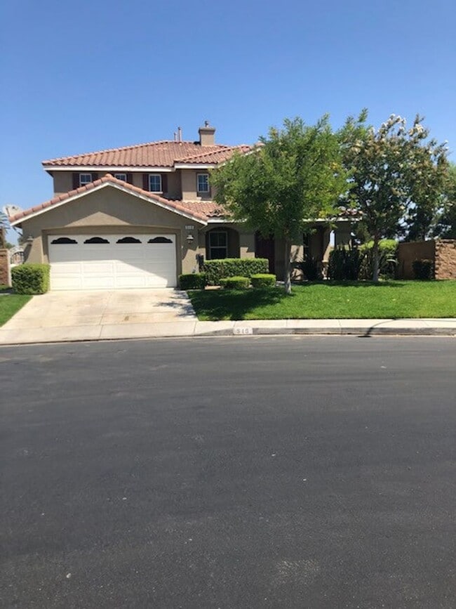 Photo - 519 Cedarbrook Ln