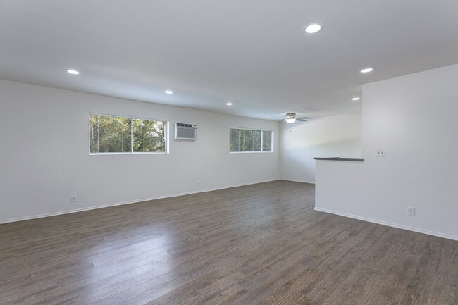 Photo - 660 W Sierra Madre Blvd Unit F