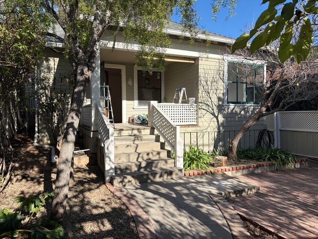 Building Photo - 1226 Olive St Unit 1