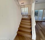 Photo - 21801 Burbank Blvd