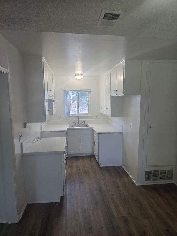 Photo - 371 N Oak St Unit f