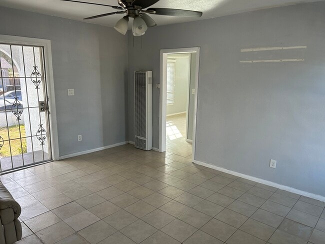 Photo - 6835 Newell St