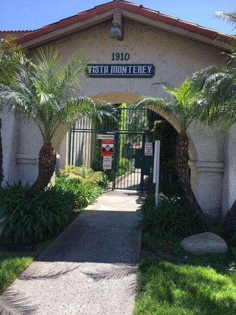 Building Photo - 1910 W Palmyra Ave