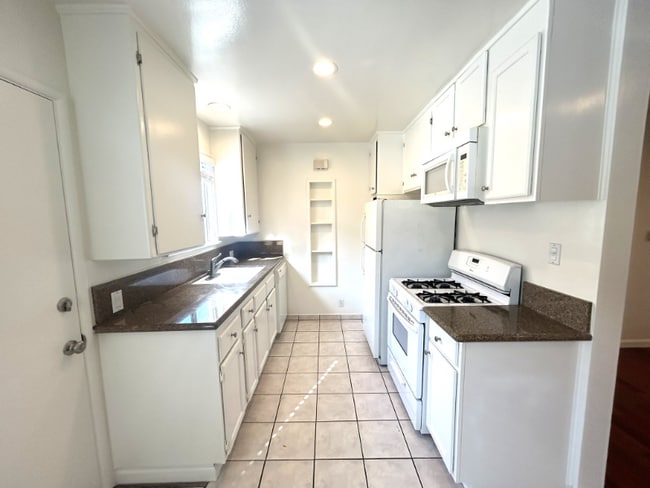 Photo - 4021 S Centinela Ave Unit 4021